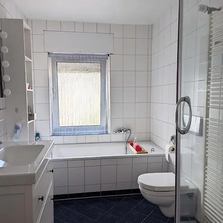 Charmantes Kleines Gaestehaus Pia, Zentral In Casa de Férias