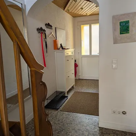 Charmantes Kleines Gaestehaus Pia, Zentral In Casa de Férias *