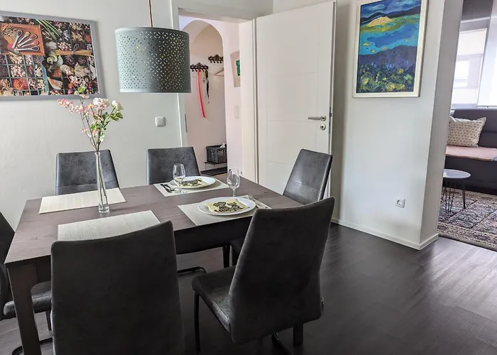 Charmantes Kleines Gaestehaus Pia, Zentral In Feriehus *