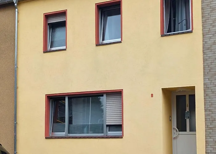 Charmantes Kleines Gaestehaus Pia, Zentral In Bedburg